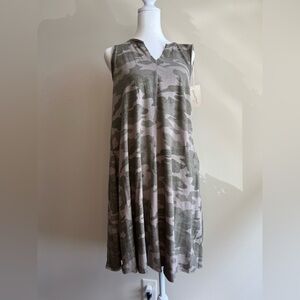 Universal Thread Women's Medium Cotton Camo Print Sleeveless V-Neck Midi Dress